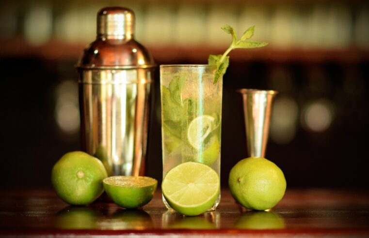 Receita de Drink Refrescante com Rum e Hortelã: Aprenda a Fazer o Mojito Perfeito